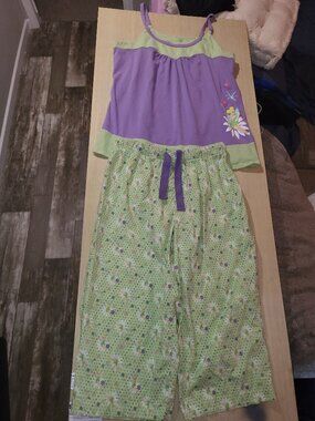 Disney Tinker Bell themed pajama set with capri pants Size XL